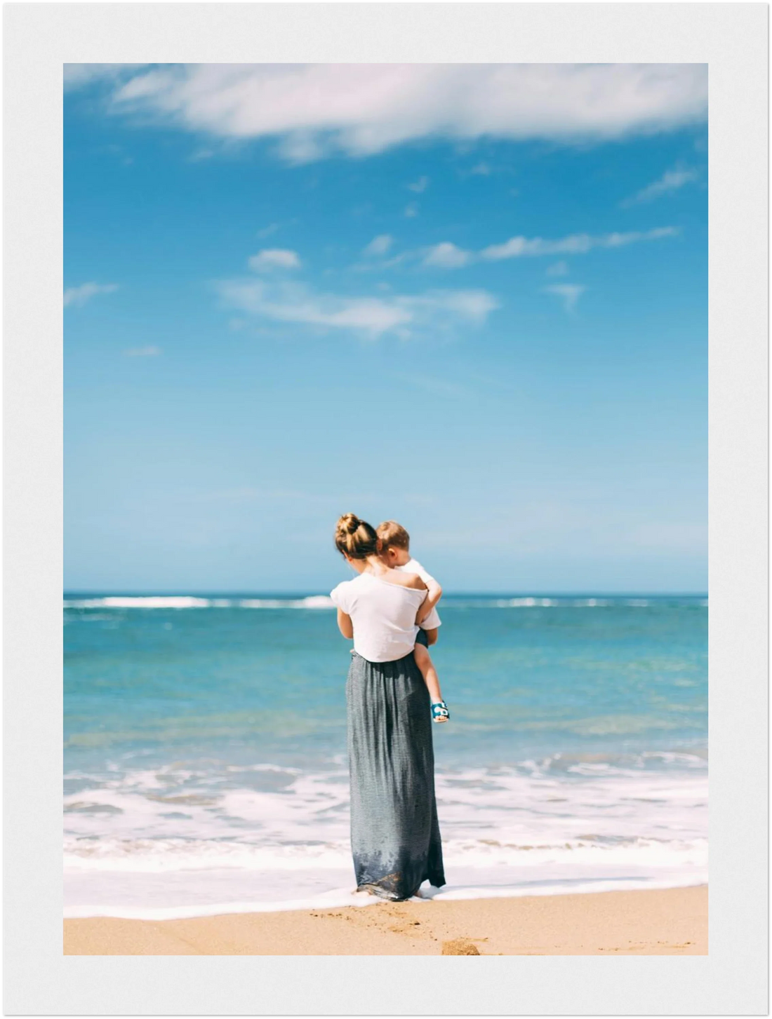Vertical - 13x18 cm / 5x7″ / White frame / Ready-to-hang · simple