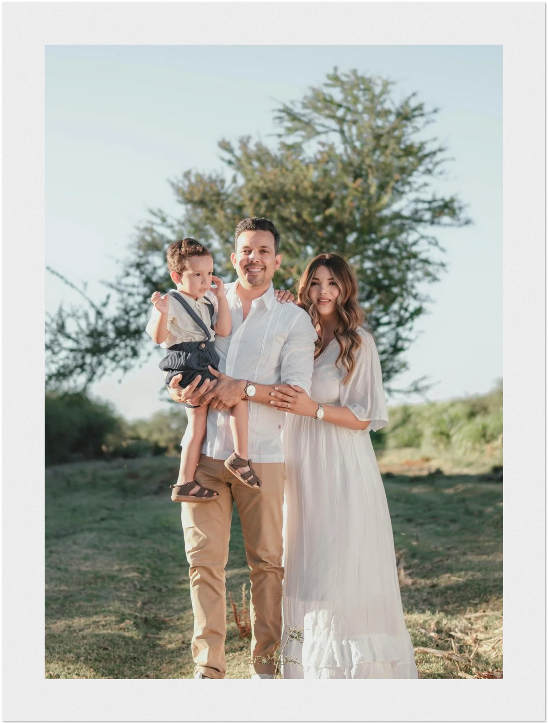Vertical - 13x18 cm / 5x7″ / White frame / Ready-to-hang · simple